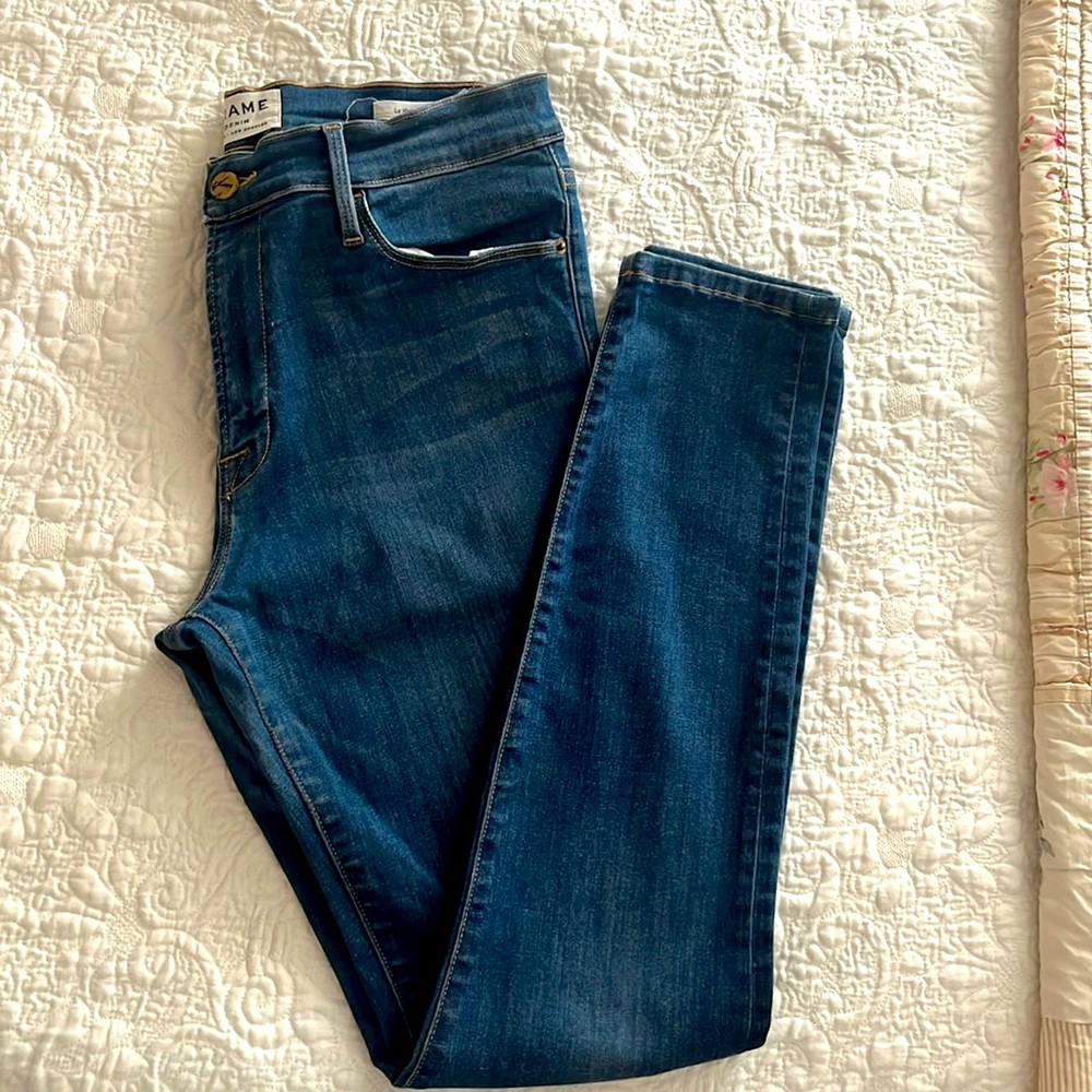 Frame Denim Jean- size 30 Le High Skinny it has some stretch to it.